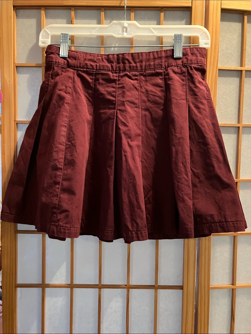 American Eagle Size 0 Maroon Cotton Pleated Mini Skirt EUC